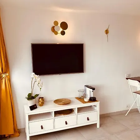 Exclusive With Stunning Sea Views By 75steps Apartment *